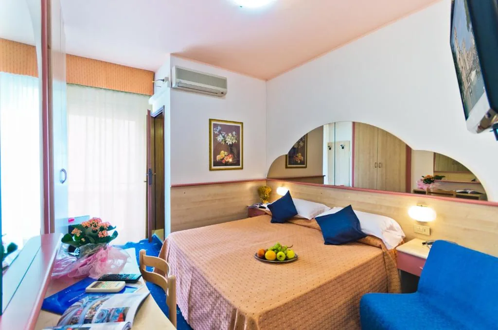 Camera Matrimoniale con Balcone — Hotel Victoria