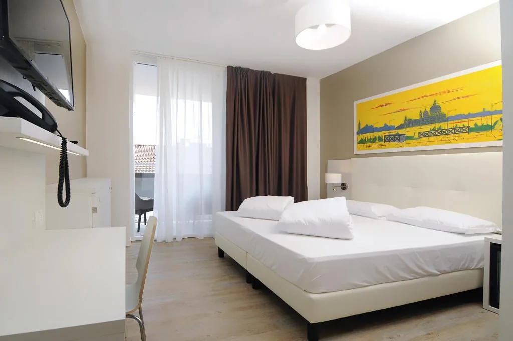 Double Room with Balcony — Marina Palace Hotel 4 stelle S