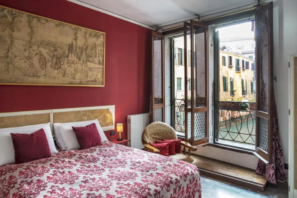 Double Room with Balcony — Tre Sestieri Terrace – CANAL VIEW 2024