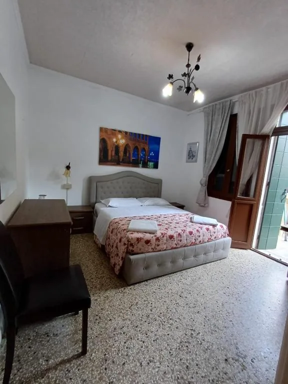Double Room with Balcony — Venice Guest House