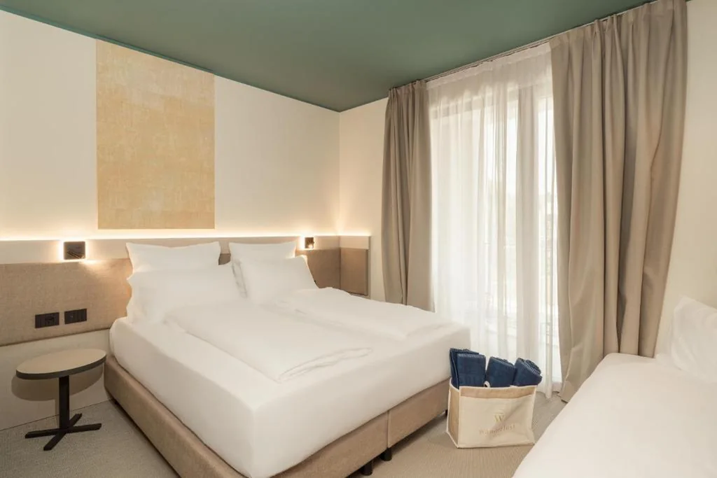 Double Room with Extra Bed — WANDERLUST HOTEL & APARTMENTS – SUITE & SPA – Bardolino, Lago di Garda – Verona