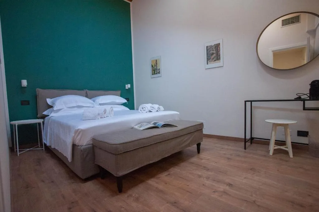 Camera Matrimoniale con Lucernario — Italianflat – Verona Suite