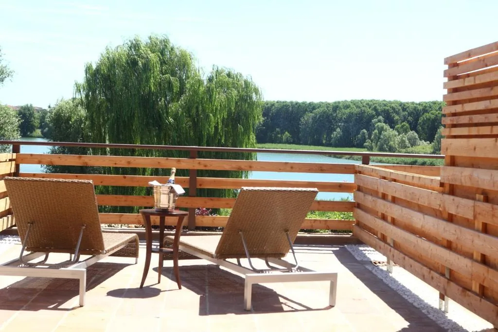 Double Room with Terrace and Lake View — Le Ali Del Frassino