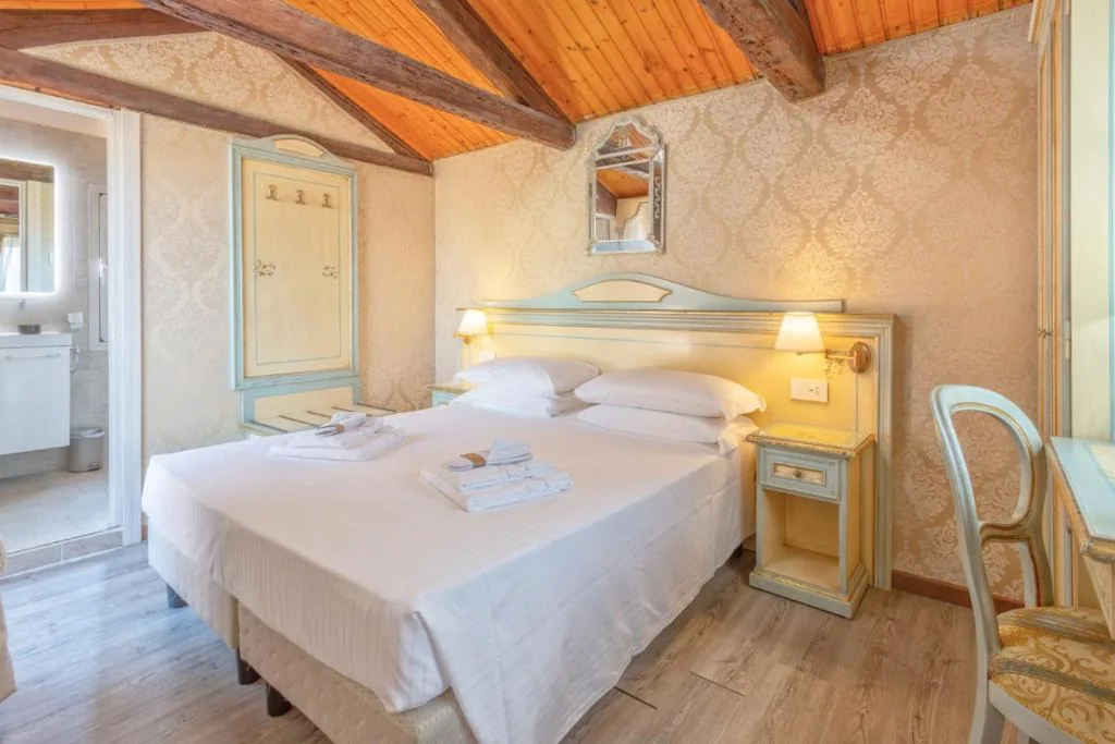 Double Room with Terrace — Hotel Falier
