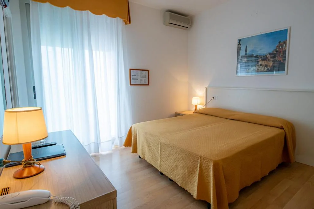 Double Room with Terrace — Hotel Parigi