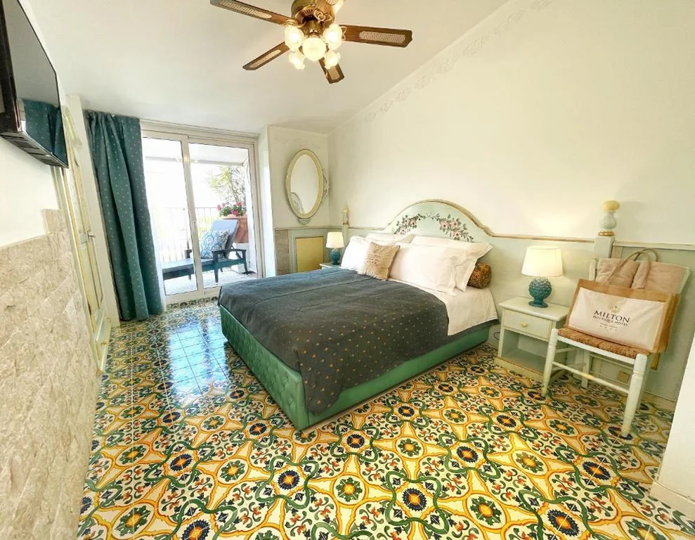 Camera Matrimoniale con Terrazza — Milton Boutique Hotel – Adults Only