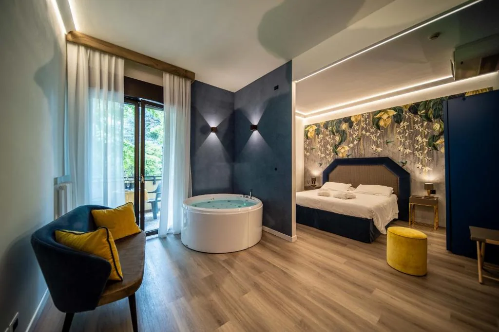 Double Room with Hot Tub — Hotel Terme Milano