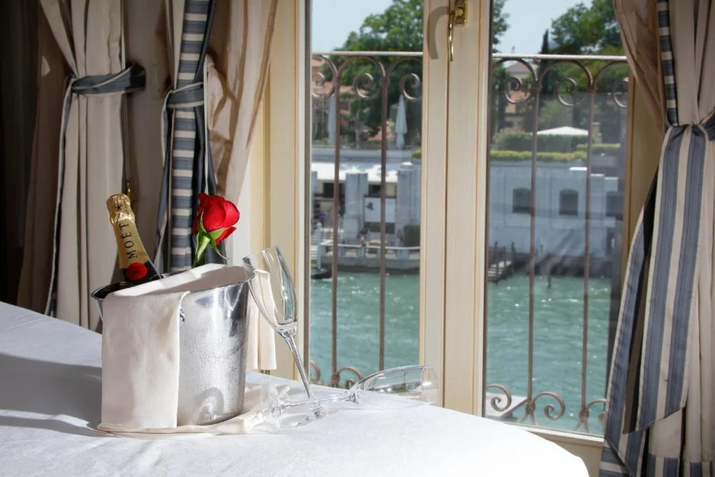 Camera Matrimoniale con Vista Canal Grande — Hotel Dei Dragomanni