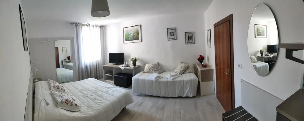 Camera Matrimoniale con Vista Giardino — Venice Home