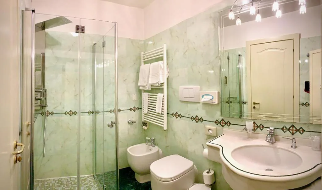 Double Room with Lake View — Albergo Gardesana