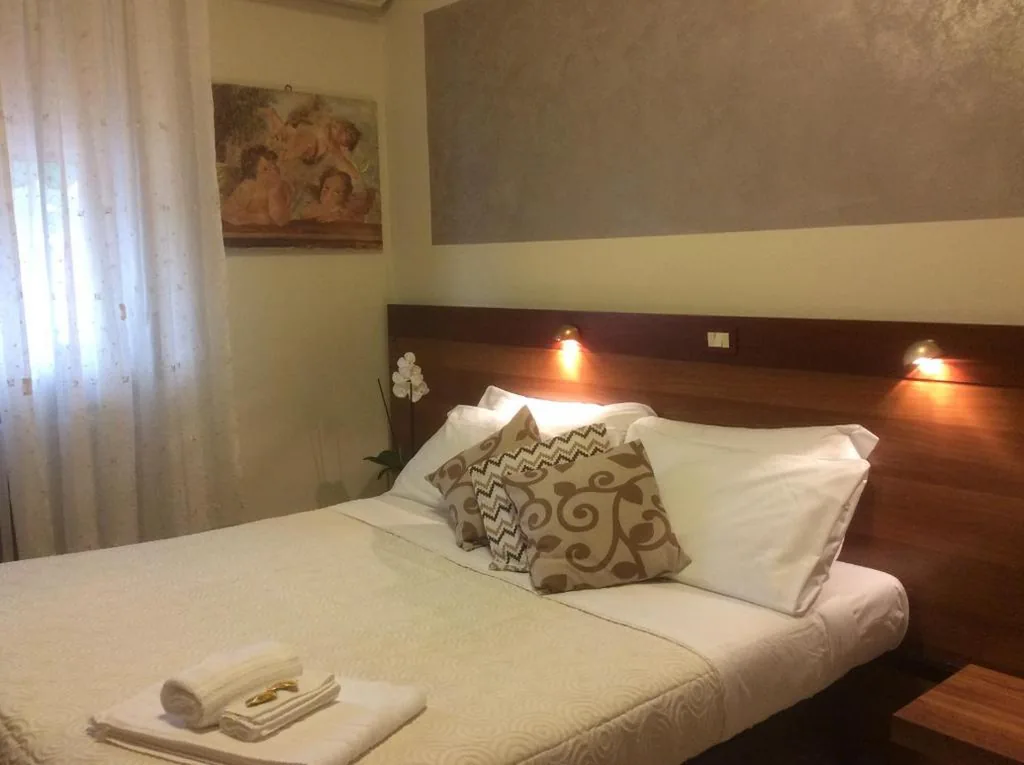 Camera Matrimoniale con Vista Lago — Albergo Trattoria Fioravante