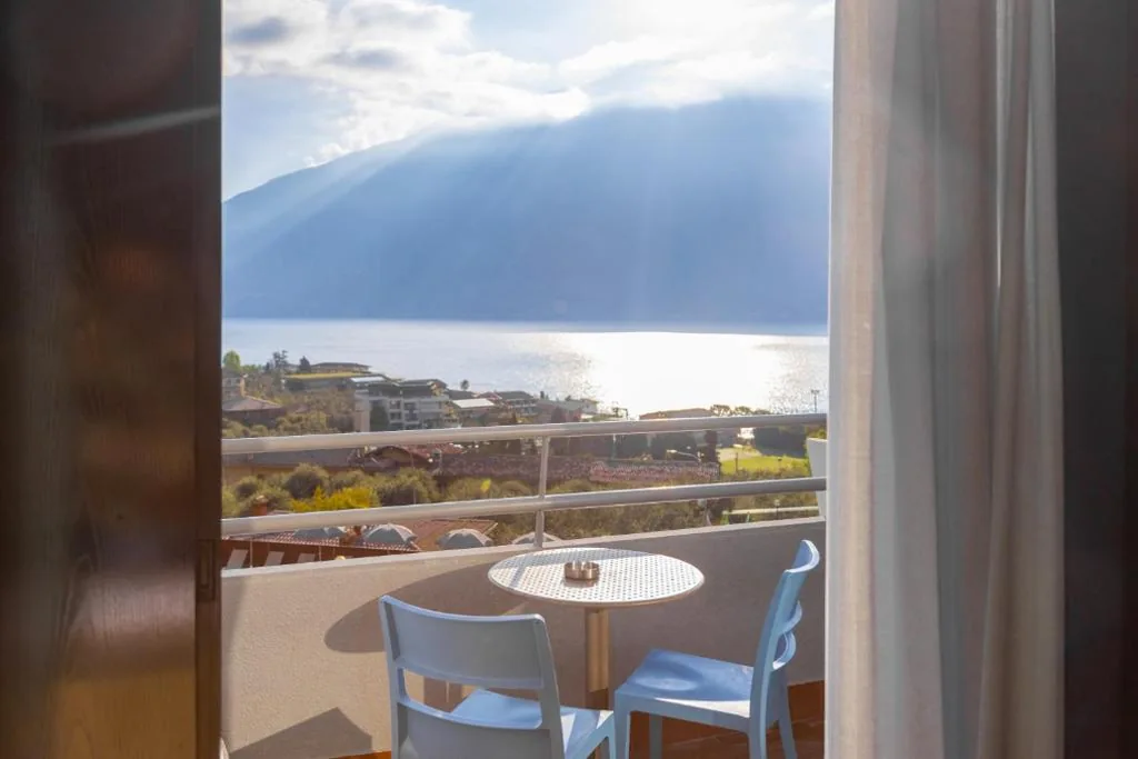 Camera Matrimoniale con Vista Lago — Aria Life Hotel