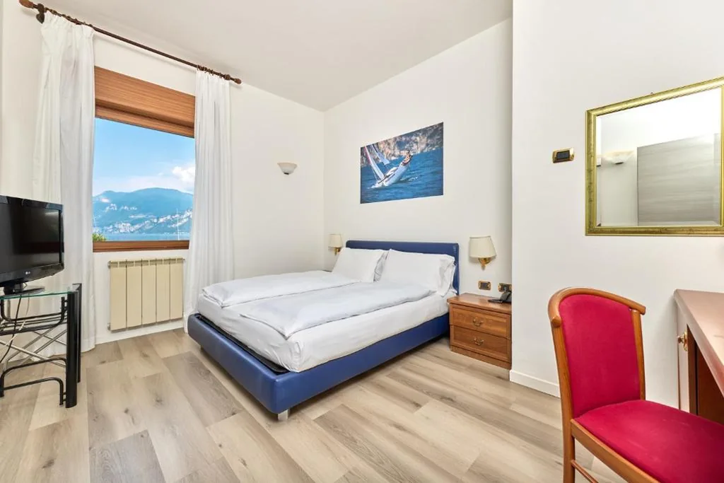 Camera Matrimoniale con Vista Lago — Beach Hotel Rosa