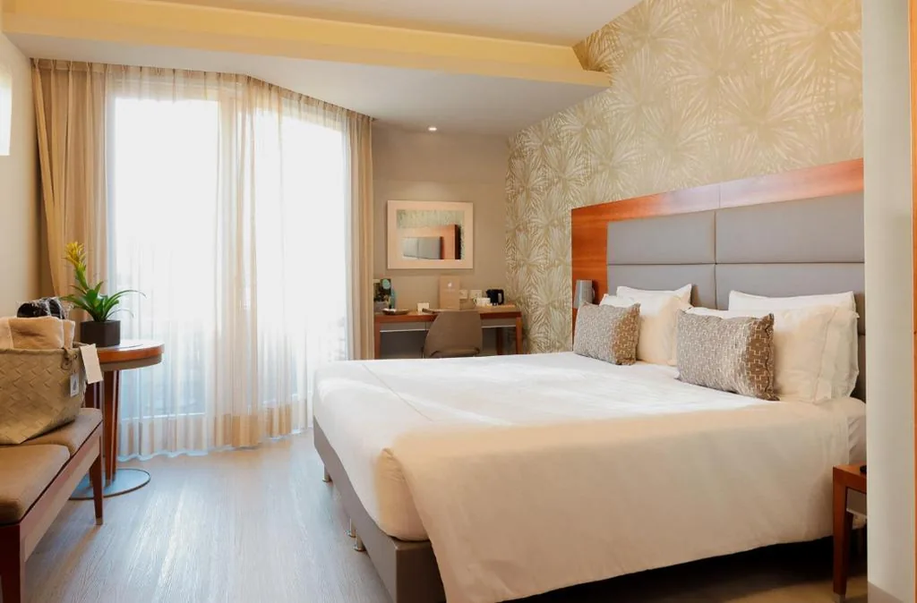 Camera Matrimoniale con Vista Lago — Hotel Corte Valier