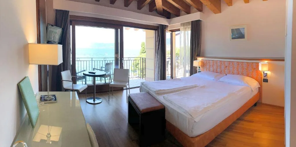 Double Room with Lake View — Hotel Lido