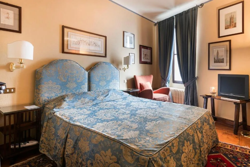 Camera Matrimoniale con Vista Lago — Locanda San Vigilio