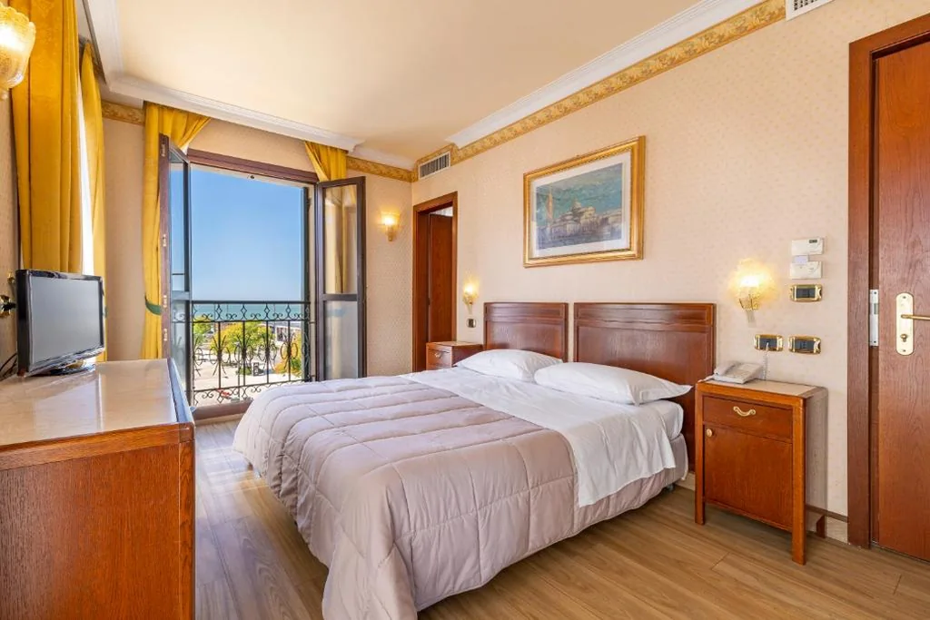 Double Room with Side Lagoon View — Hotel Panorama