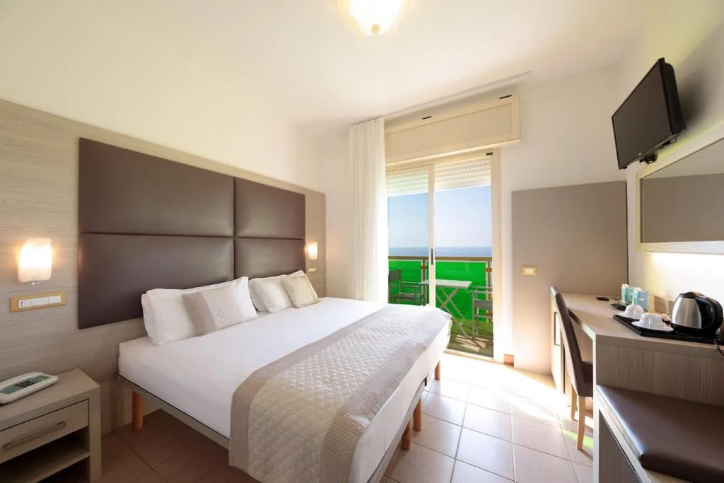 Camera Matrimoniale con Vista Mare Frontale — Hotel Bristol