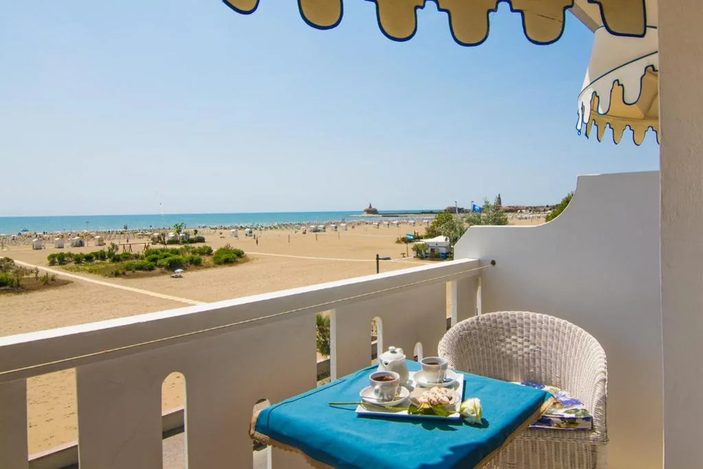 Camera Matrimoniale con Vista Mare Frontale — Hotel Doriana