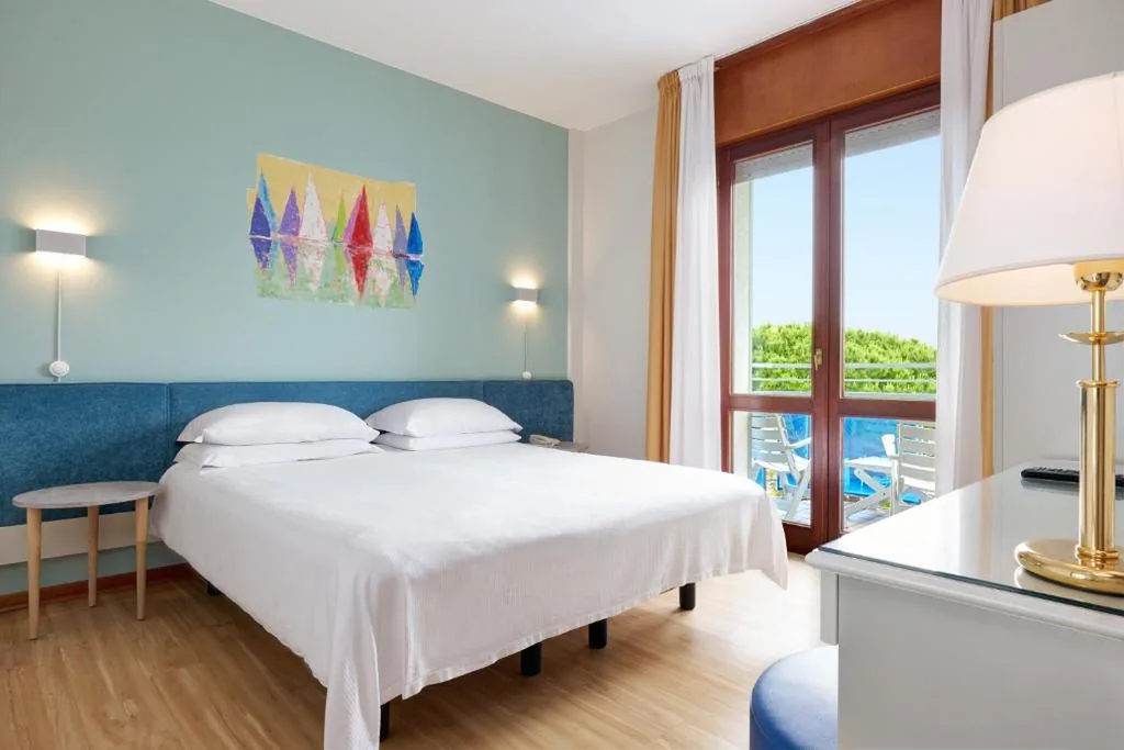 Camera Matrimoniale con Vista Mare — Hotel Croce Di Malta
