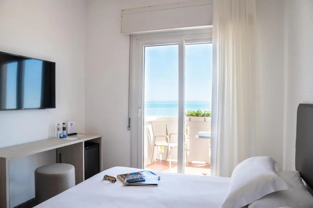 Double Room with Sea View — Hotel Villa Sorriso
