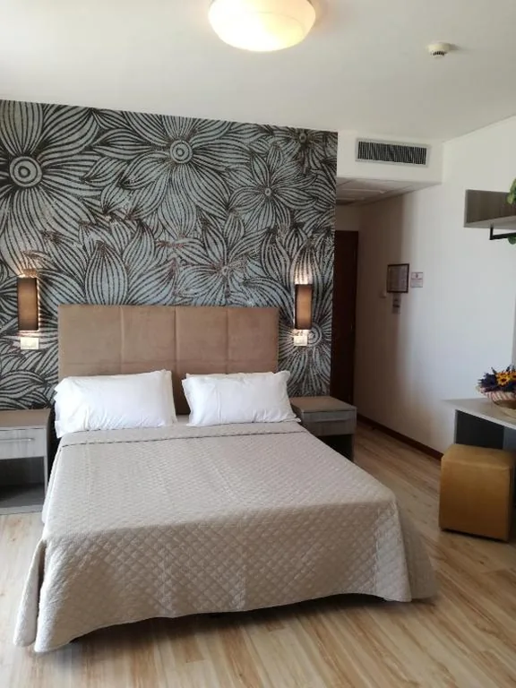 Double Room with Lateral Sea View — Hotel Excelsior