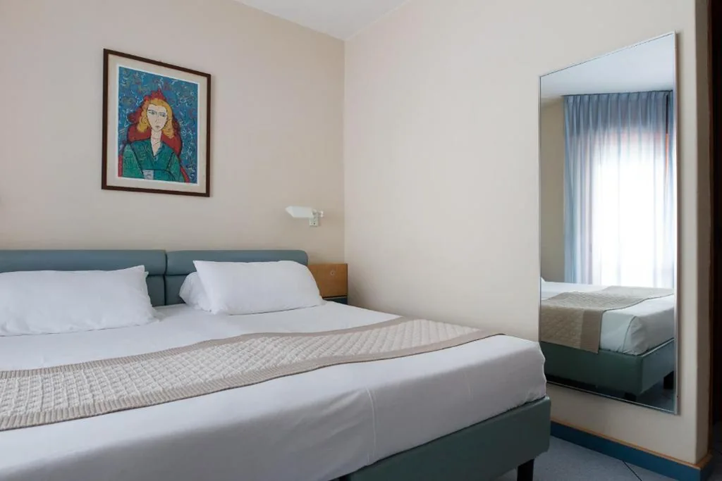 Double Room with Side Sea View — Hotel Monaco & Quisisana