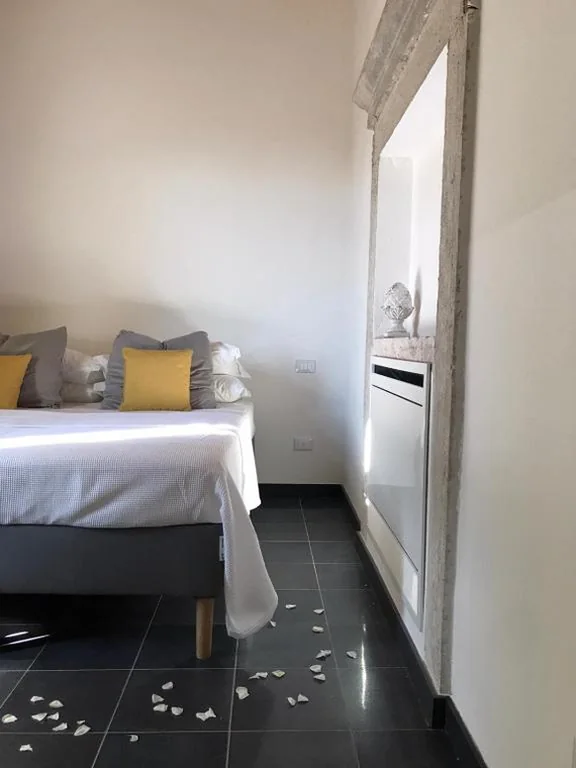 Camera Matrimoniale con Vista Montagna — CORTE CAIAR Bed&Breakfast