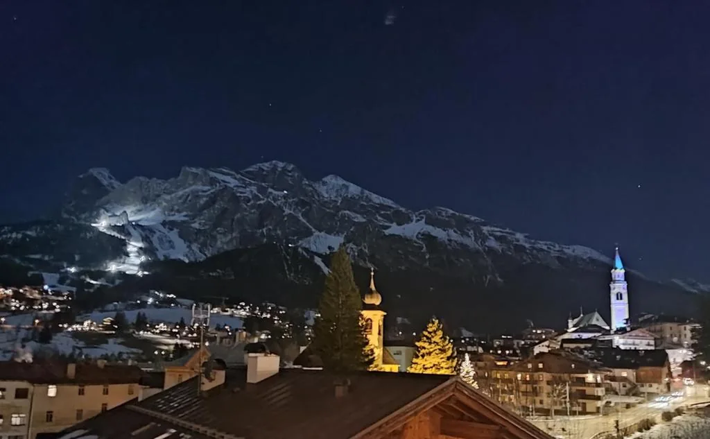 Double Room with Mountain View — Hotel Panda Cortina- ricarica auto elettriche