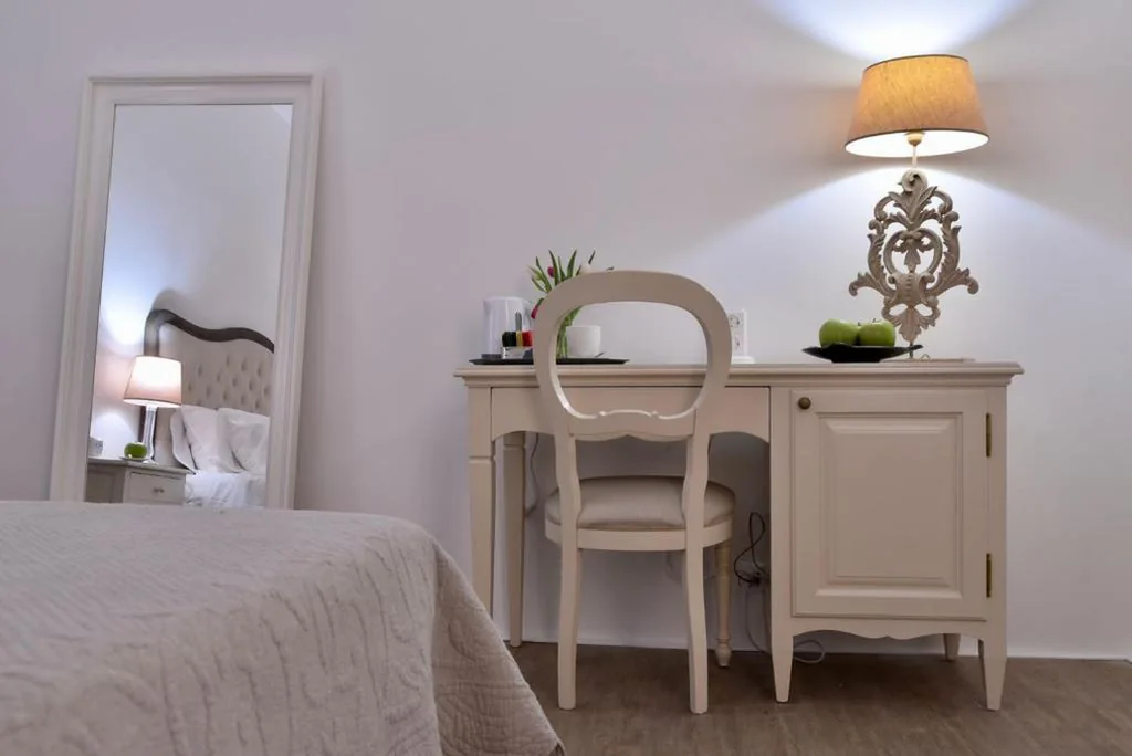 Deluxe Double Room (2 Adults + 1 Child) — Palazzetto Barnaba