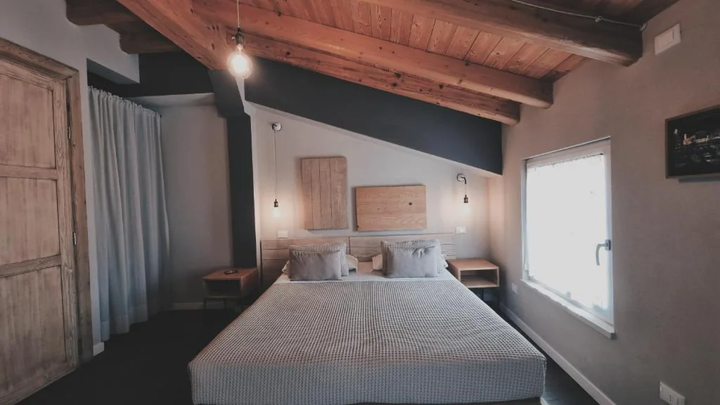 Deluxe Double Room — Bardoliners