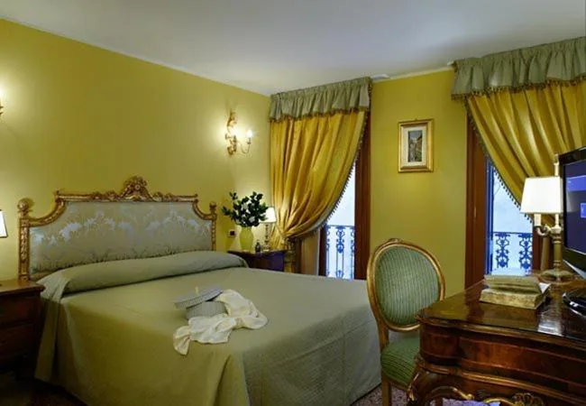 Deluxe Double Room — Best Windows