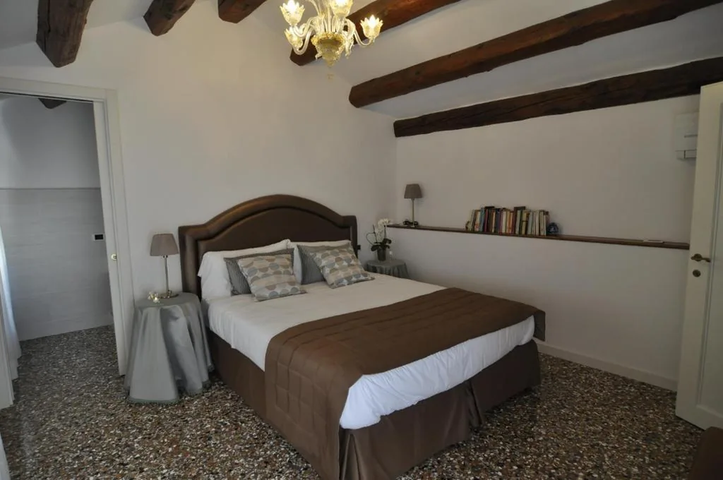 Deluxe Double Room — Casa Colleoni