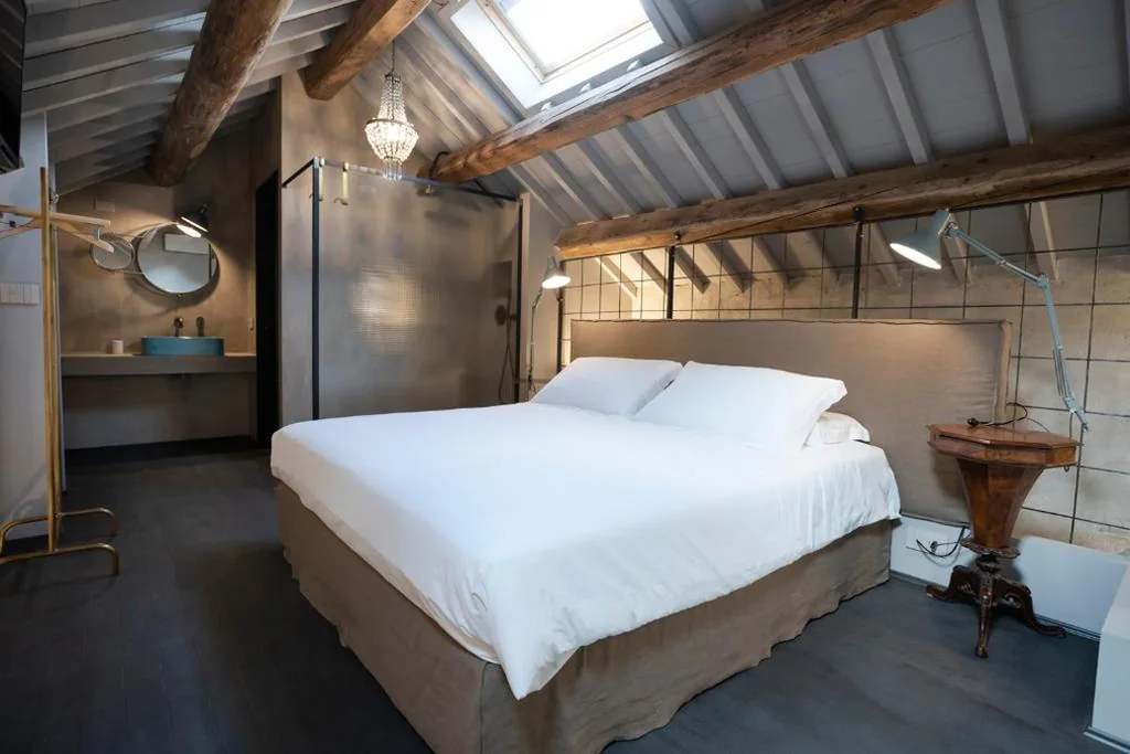 Deluxe Double Room — Casa Zavi