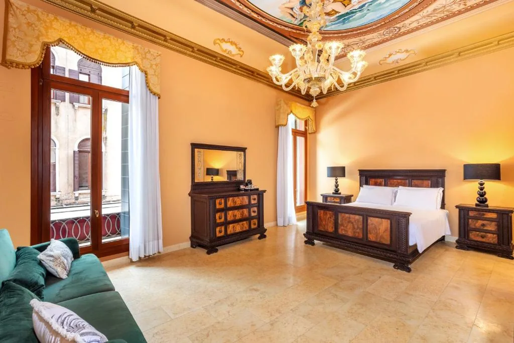 Deluxe Double Room with Extra Bed — Antico Portego