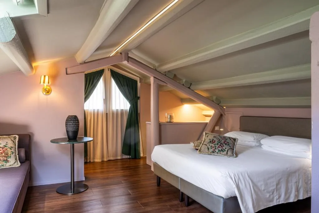 Deluxe Double Room with 2 Extra Beds — Hotel Campiello