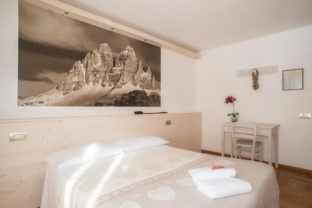Camera Matrimoniale Deluxe con Balcone — Albergo Meublè Victoria