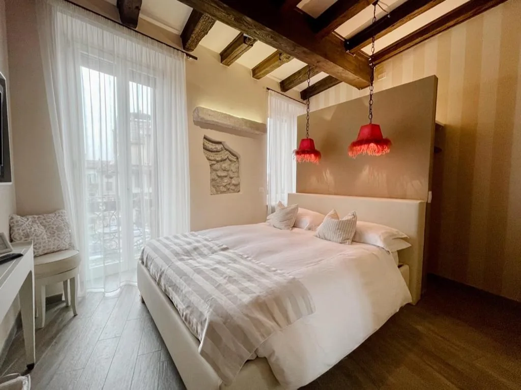 Camera Matrimoniale Deluxe con Balcone — B&B Verona Centro