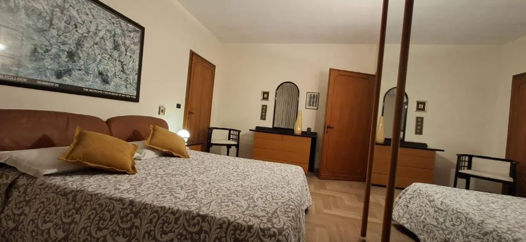 Camera Matrimoniale Deluxe con Balcone — Baroka Suits Venice