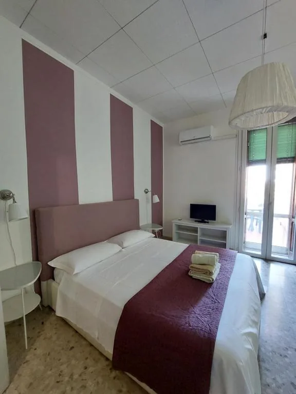Camera Matrimoniale Deluxe con Balcone — Giove Rooms