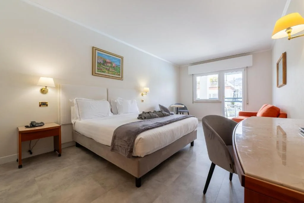 Camera Matrimoniale Deluxe con Balcone — Hotel Excelsior Bay