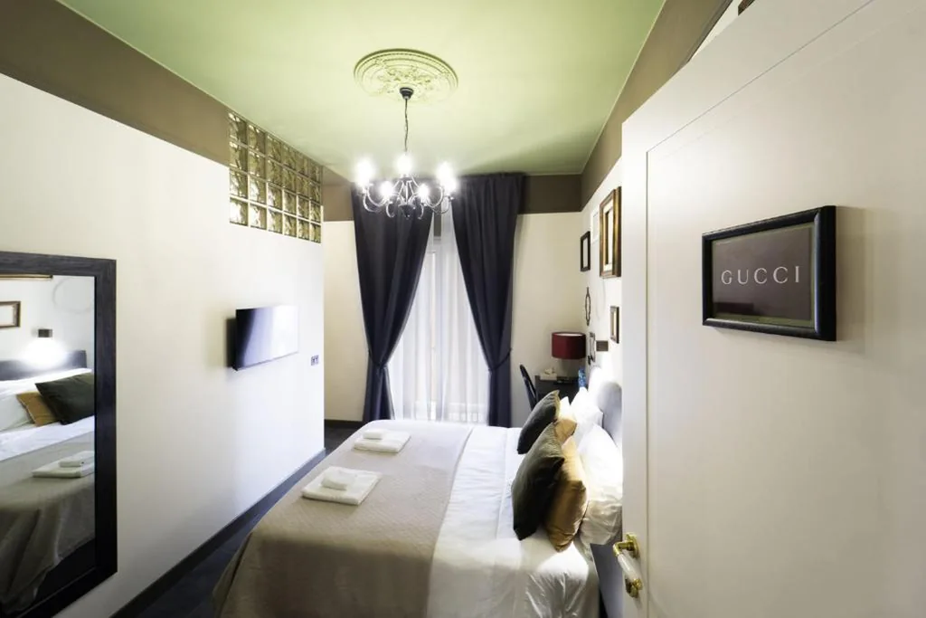 Camera Matrimoniale Deluxe con Balcone — Iconic Rooms Verona