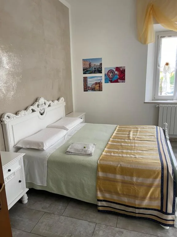 Deluxe Double Room with Balcony — Le camere del Baldo parcheggio gratuito in centro storico