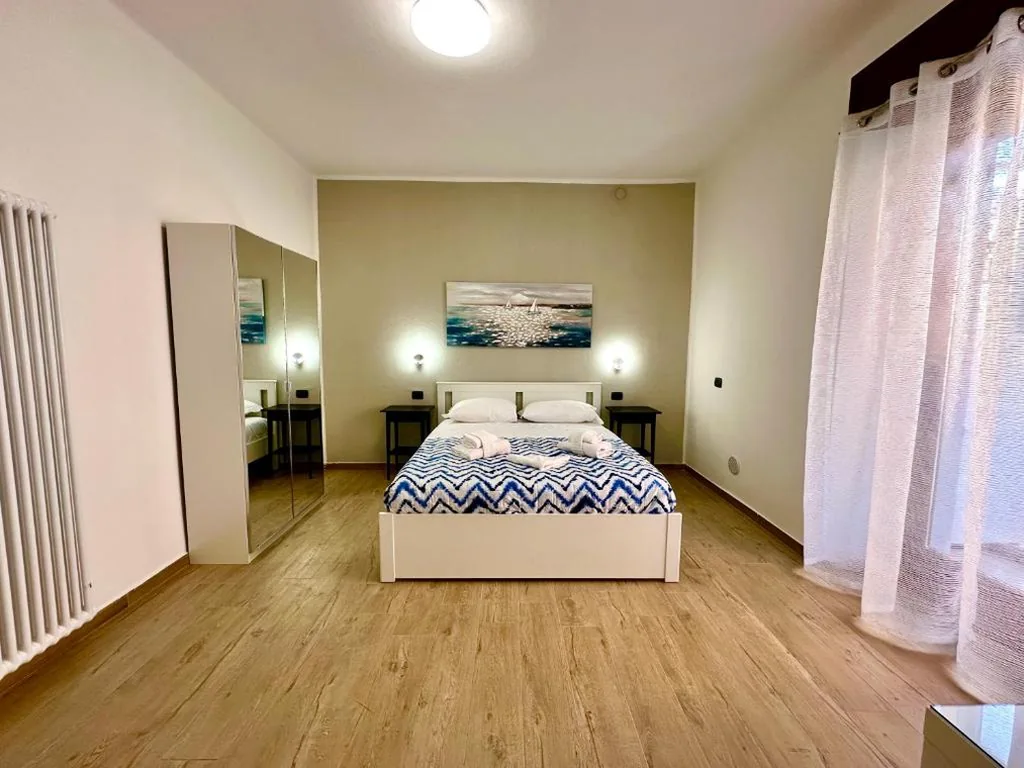 Camera Matrimoniale Deluxe con Balcone — Opera Suites