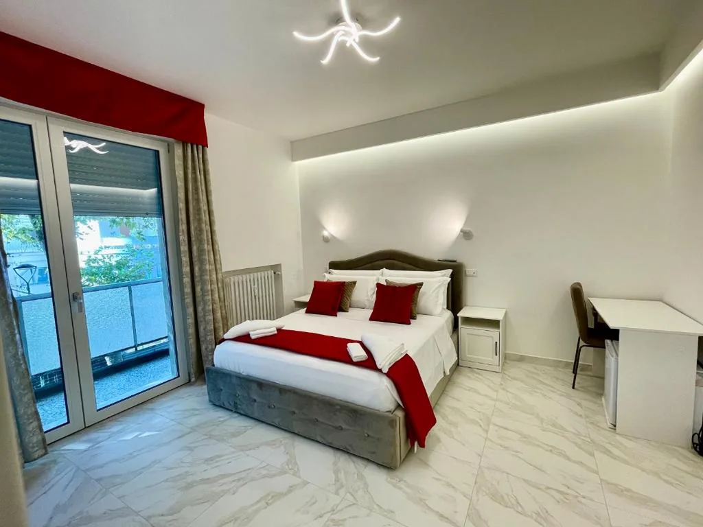 Camera Matrimoniale Deluxe con Balcone — Safa Venice Station