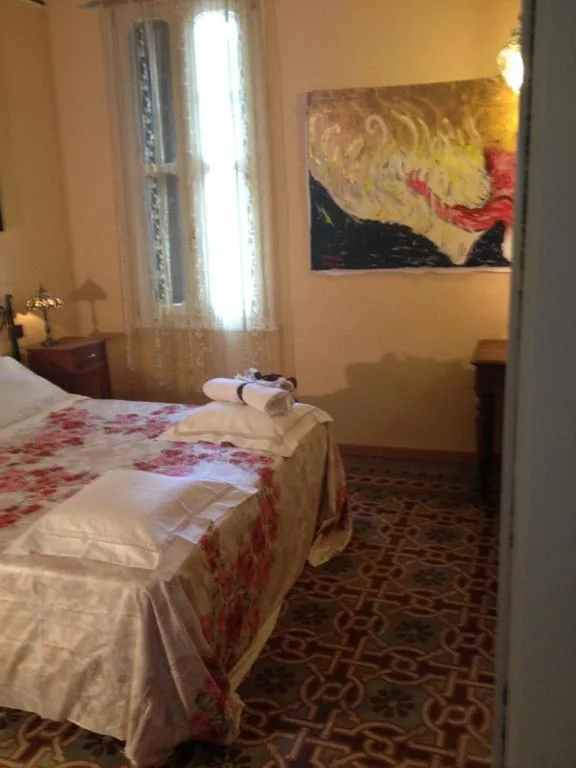 Deluxe Double Room with Shower — Liberty Bed & Breakfast