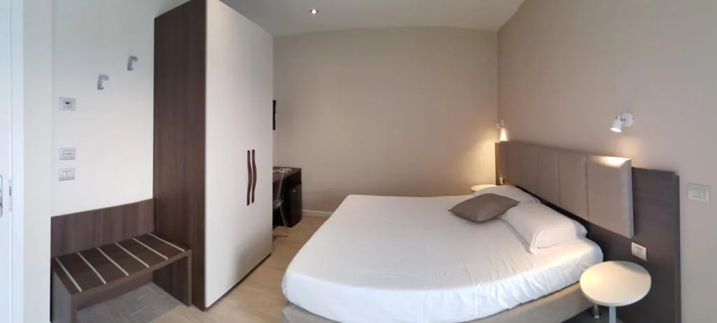 Deluxe Double Room with Shower — Menta e Rosmarino Rooms