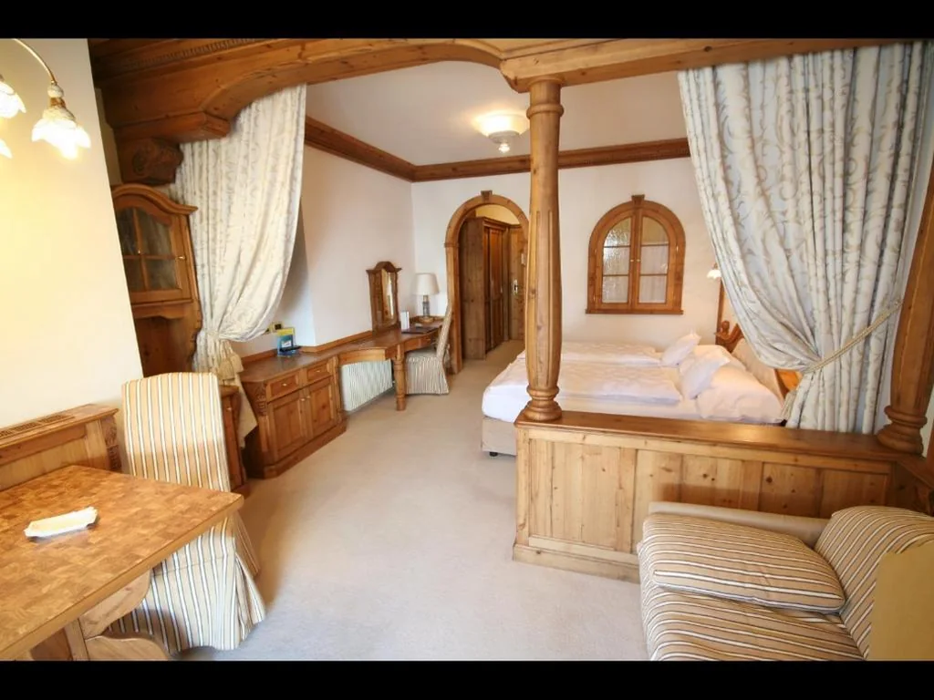 Deluxe Double Room with Spa Package — Sporthotel Arabba