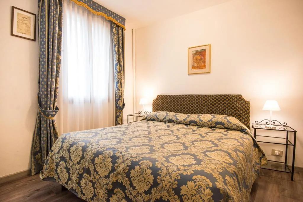 Deluxe Double Room with Terrace — Albergo Casa Peron