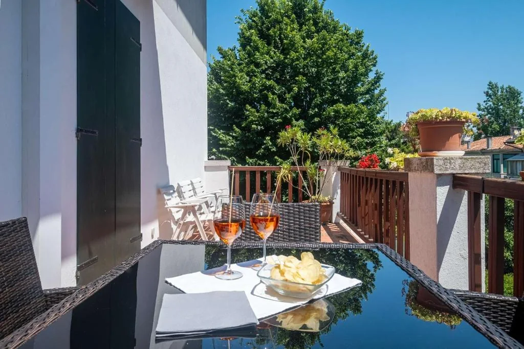 Camera Matrimoniale Deluxe con Terrazza — Hotel La Meridiana